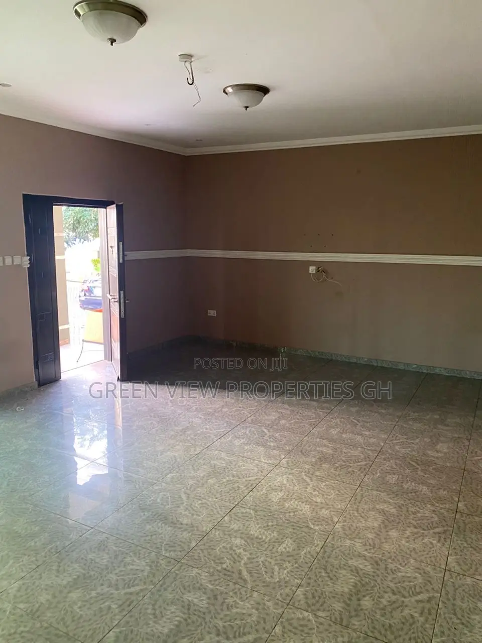 2bdrm Apartment in West Hills Mall Area for rent