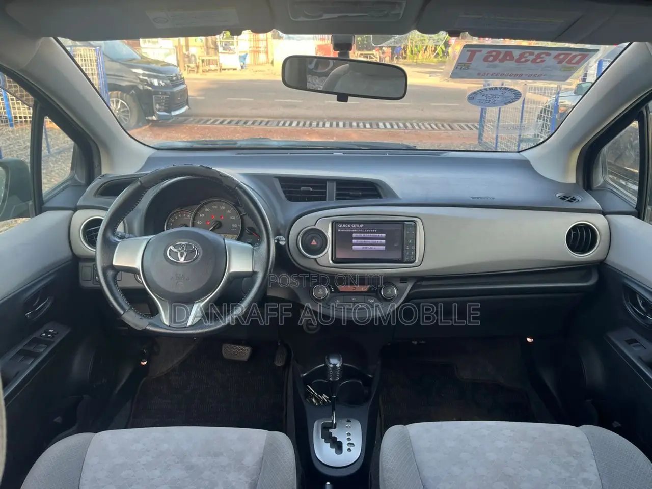 Toyota Vitz 1.3 FWD 5dr 2013 Black