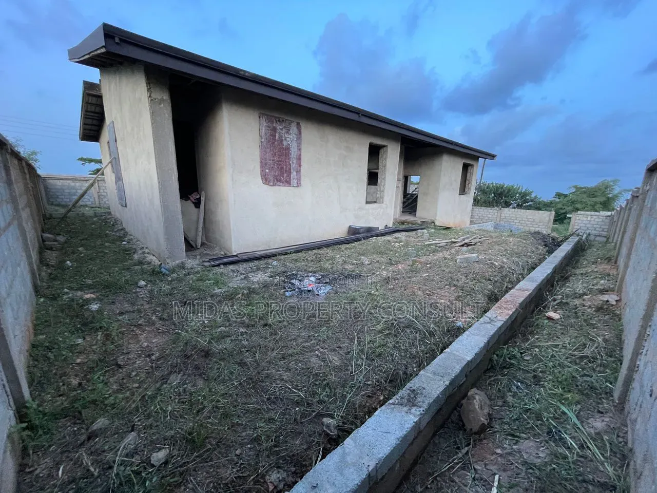 3bdrm House in Ashesi, Aburi for sale