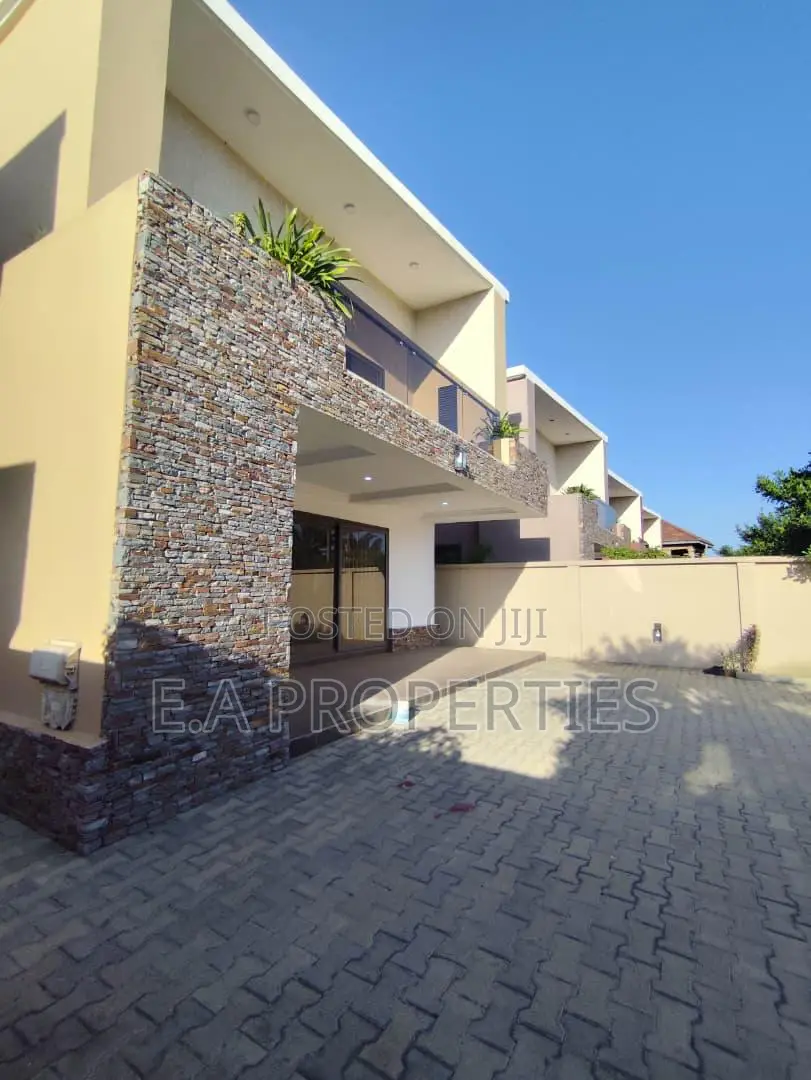 4bdrm House in Ea Properties, School Junction for sale