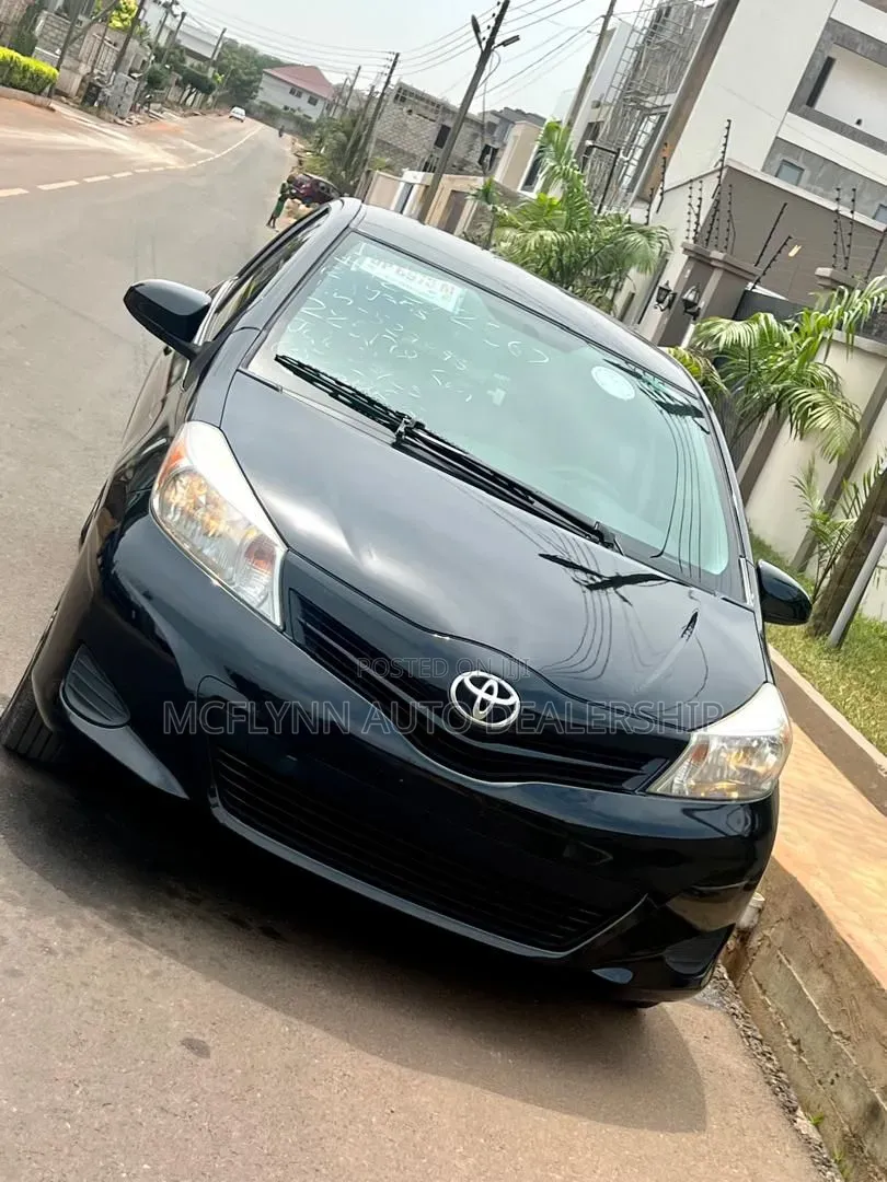 Toyota Yaris LE Hatchback 5dr 2015 Black