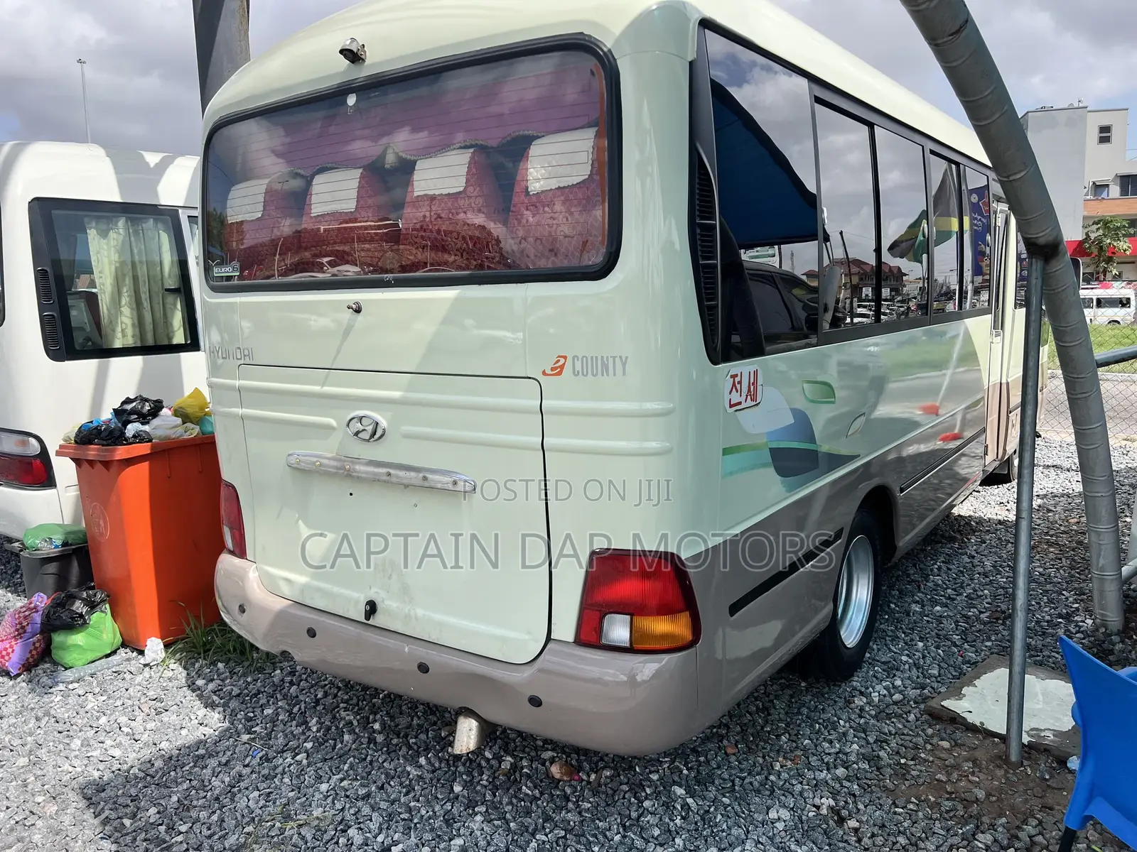 Hyundai County 2012 White