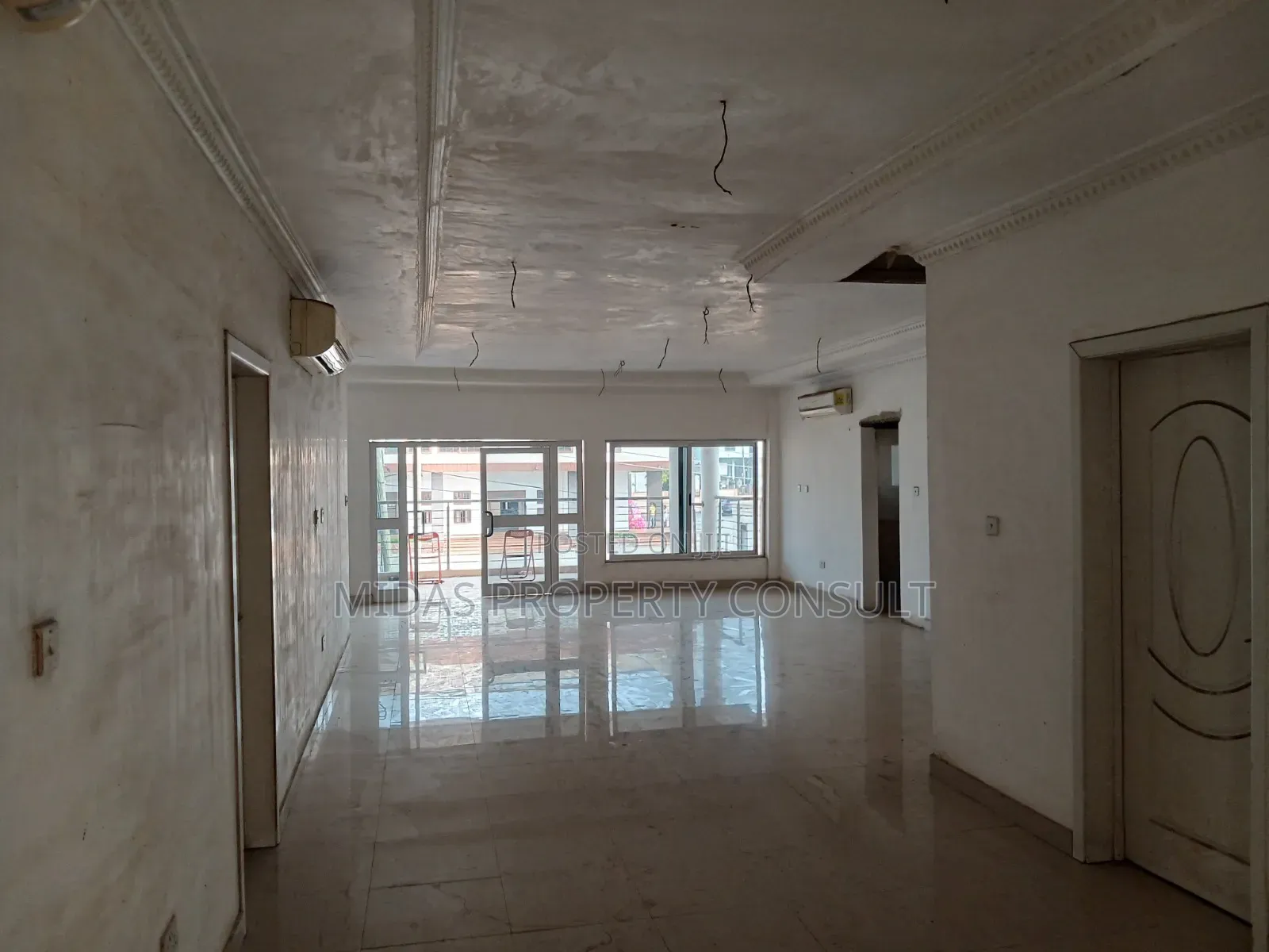 9bdrm House in Adjiringanor, Accra Metropolitan for sale