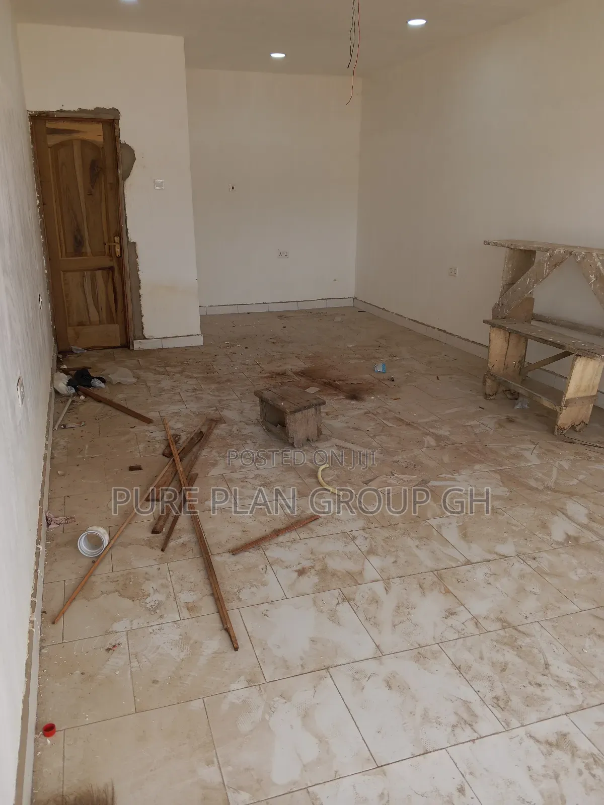 9x20sqm ( Feet) Shop Available For Rent At Ofankor