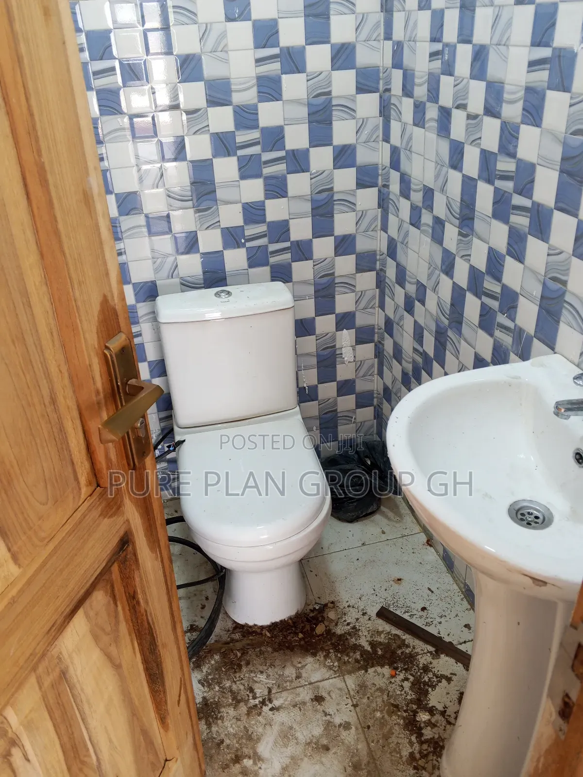 9x20sqm ( Feet) Shop Available For Rent At Ofankor