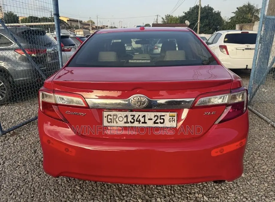 Toyota Camry XLE 4dr Sedan (2.5L 4cyl 6A) 2014 Red