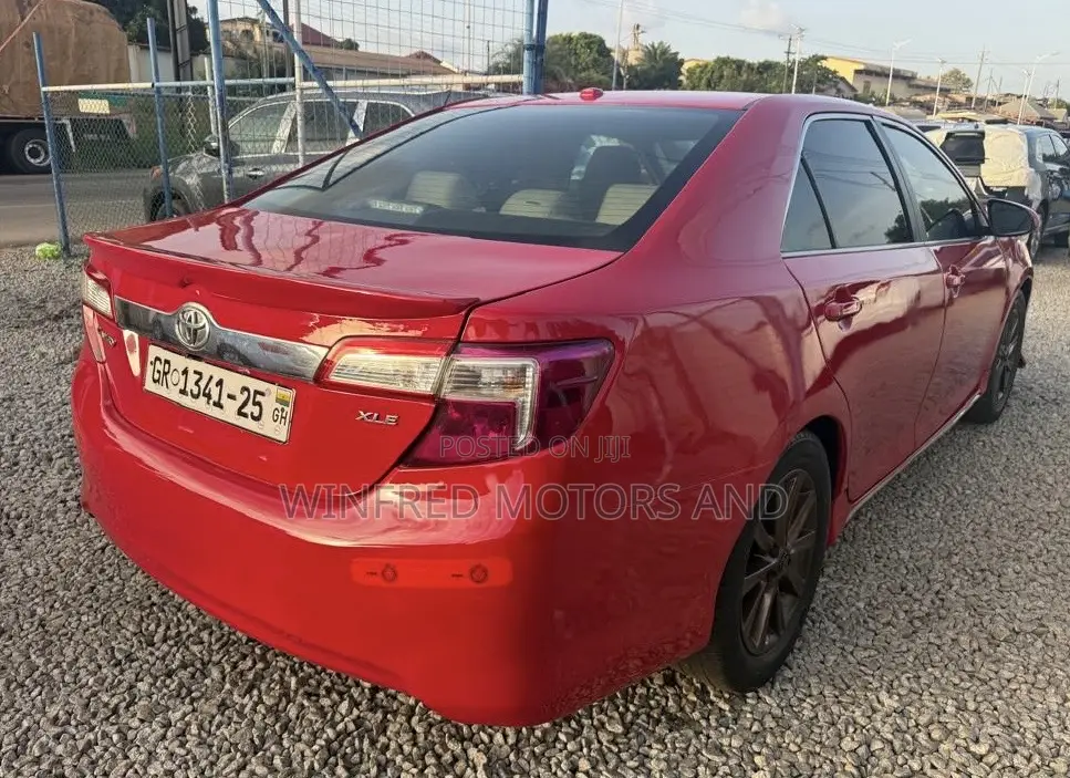 Toyota Camry XLE 4dr Sedan (2.5L 4cyl 6A) 2014 Red