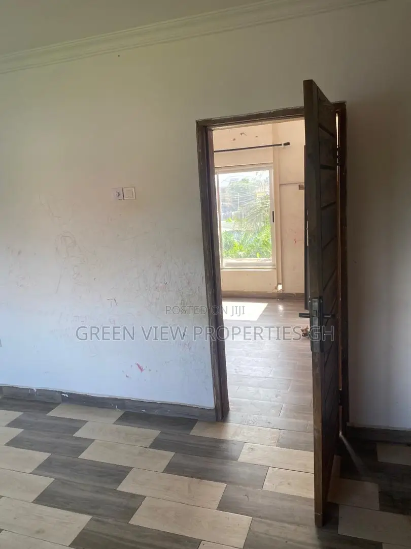 1bdrm Room & Parlour in West Hills Mall Area for rent