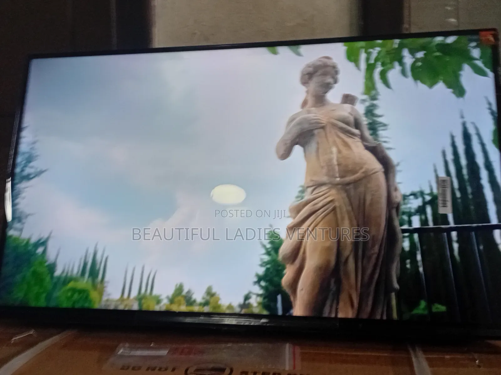 TCL 32-Inch Television – Quality Viewing Experience