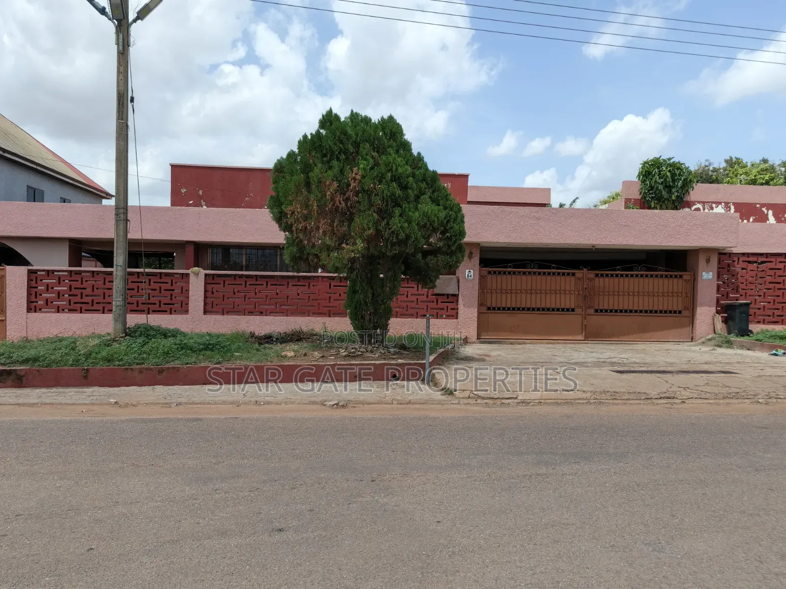 5bdrm House in Kwadaso Estate, Kumasi Metropolitan for sale