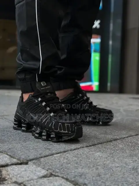 Nike Shox Tl “Triple Black”.