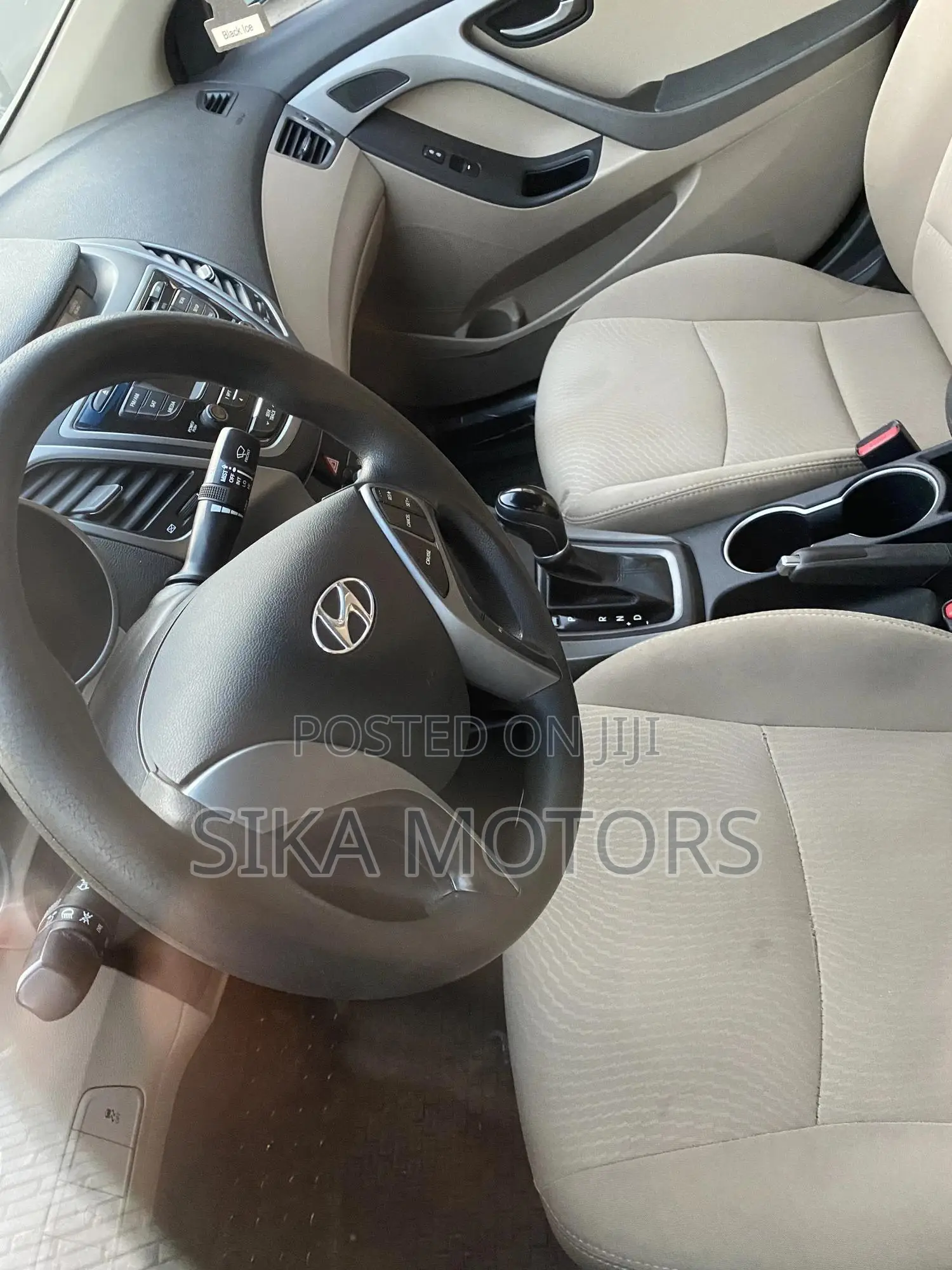 Hyundai Elantra 2016 Silver