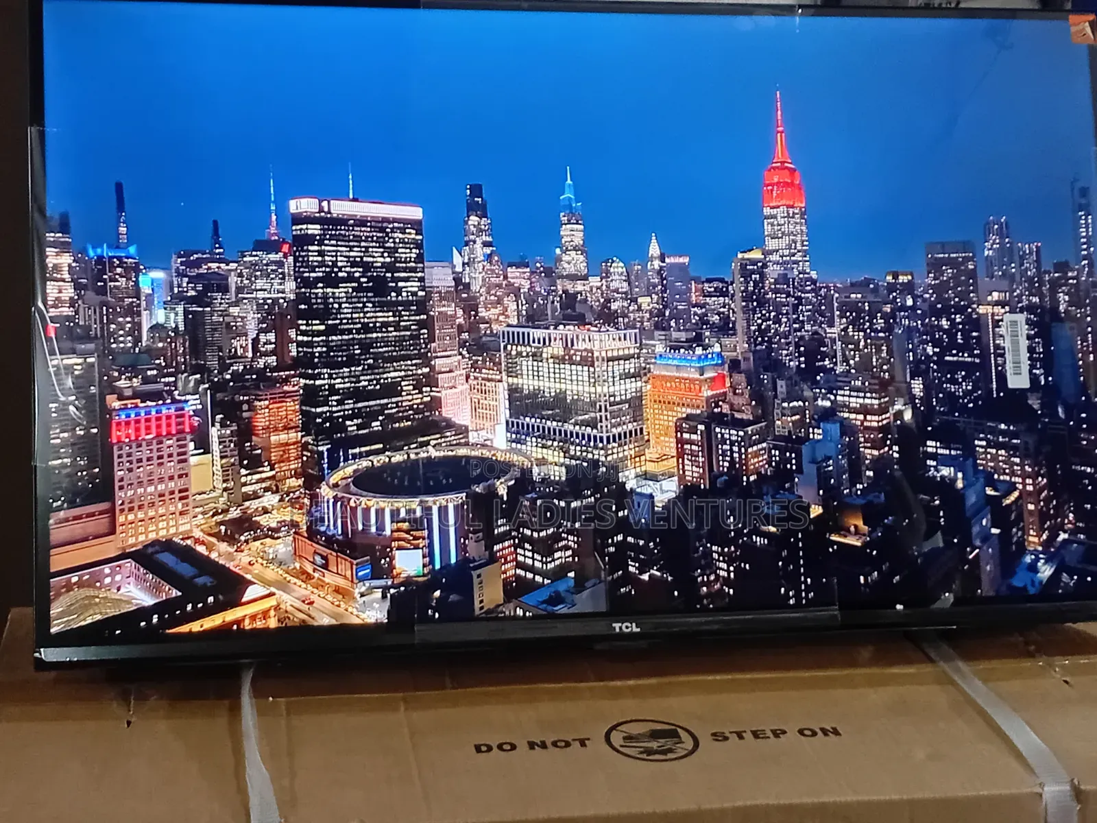 TCL 32-Inch Hd Television With Modern Design