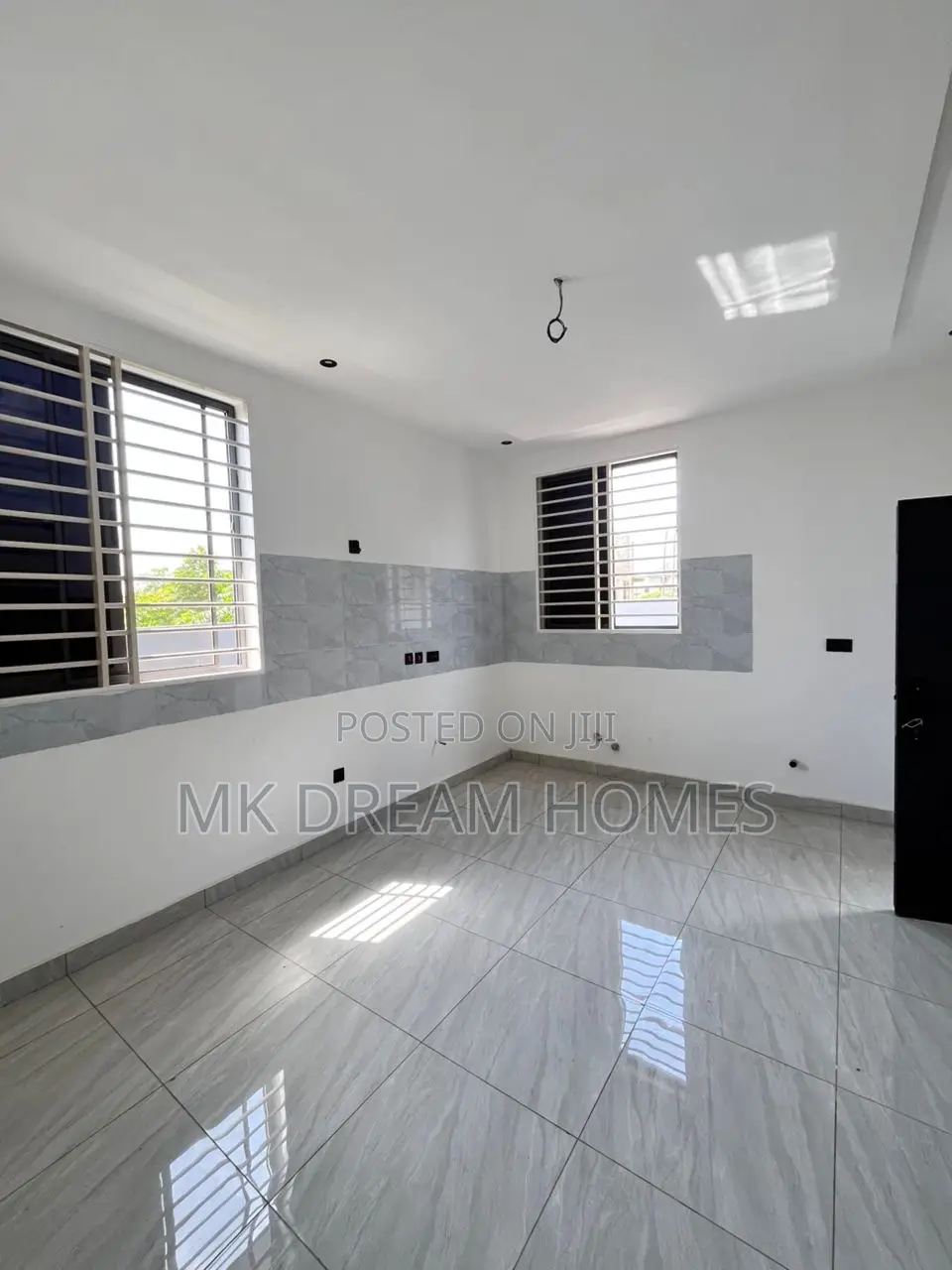 3bdrm House in Lake Side Estate for sale