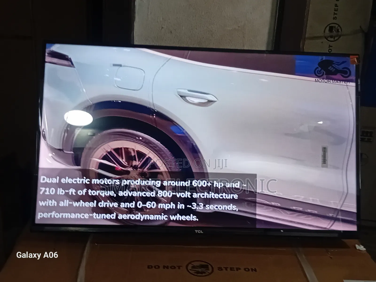 TCL 32” Smart Television – Your Home Entertainment Hub