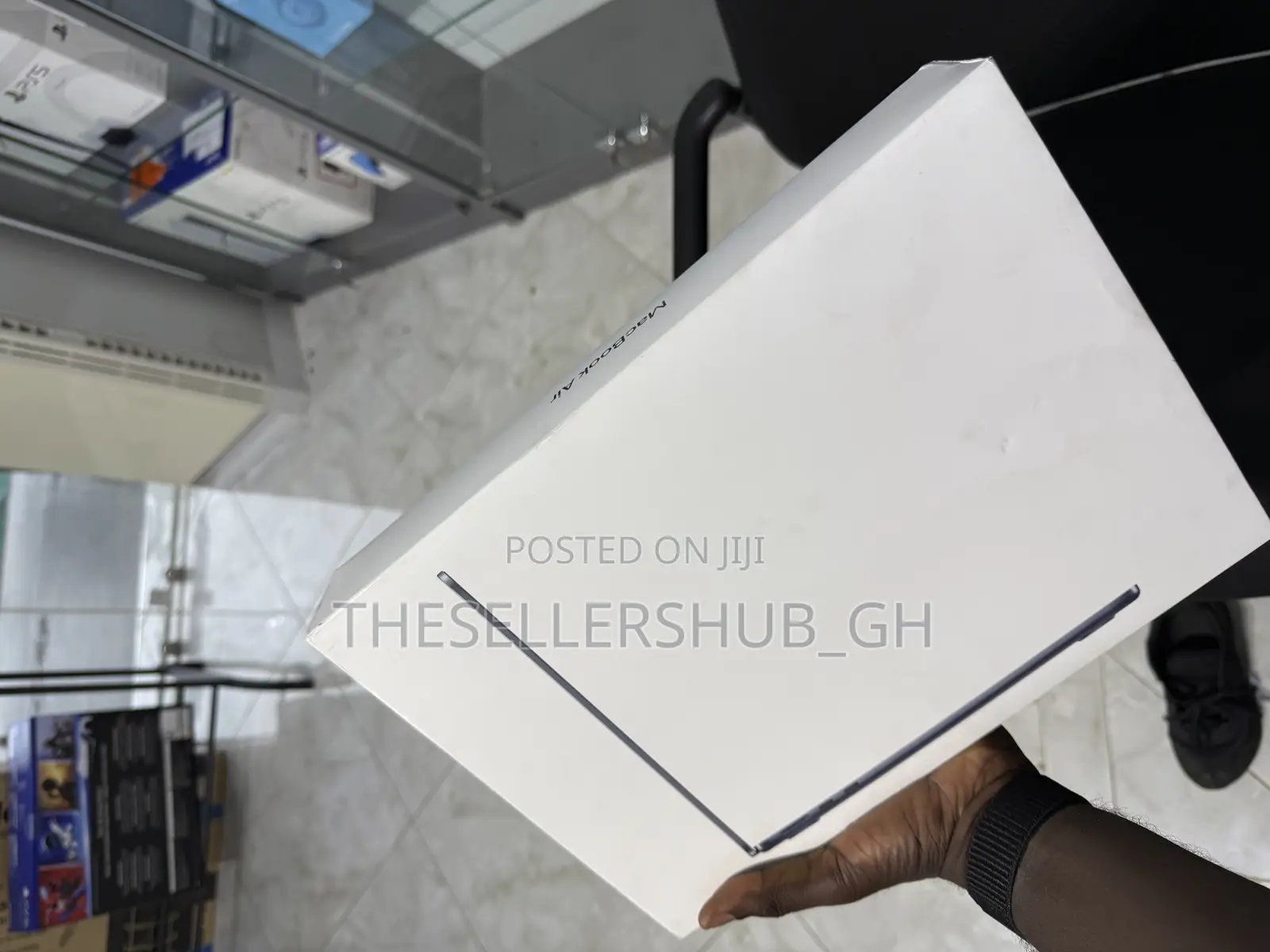 New Laptop Apple MacBook Air 2025 M4 13-inch 16GB Apple M4 SSD 512GB