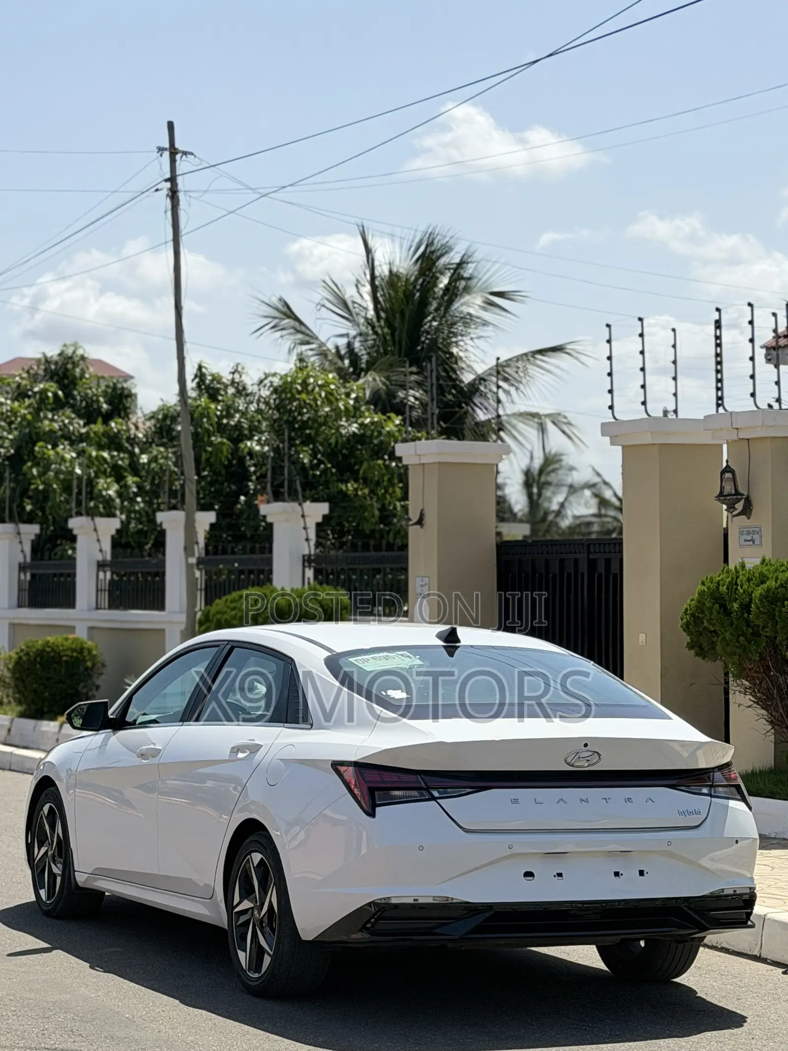 Hyundai Elantra Limited 2023 White