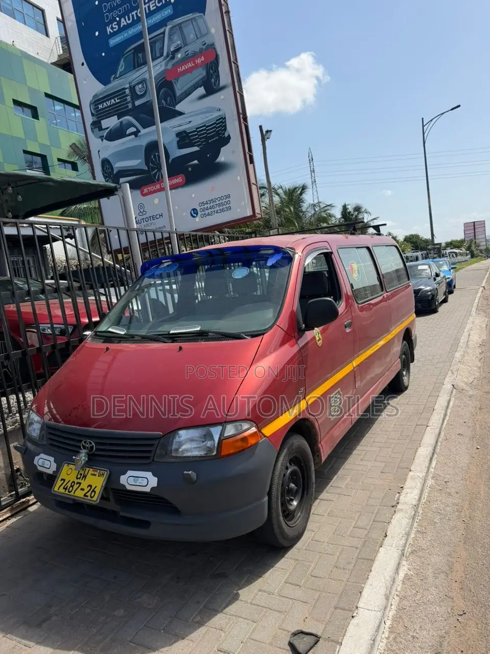 Toyota HiAce 2005 Red