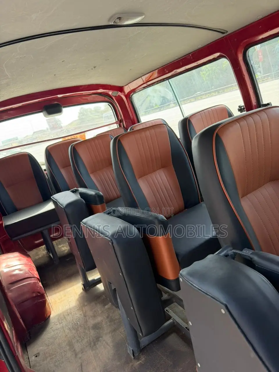 Toyota HiAce 2005 Red