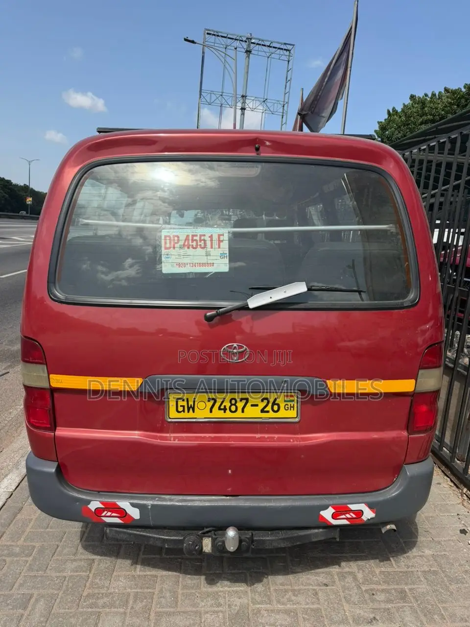 Toyota HiAce 2005 Red