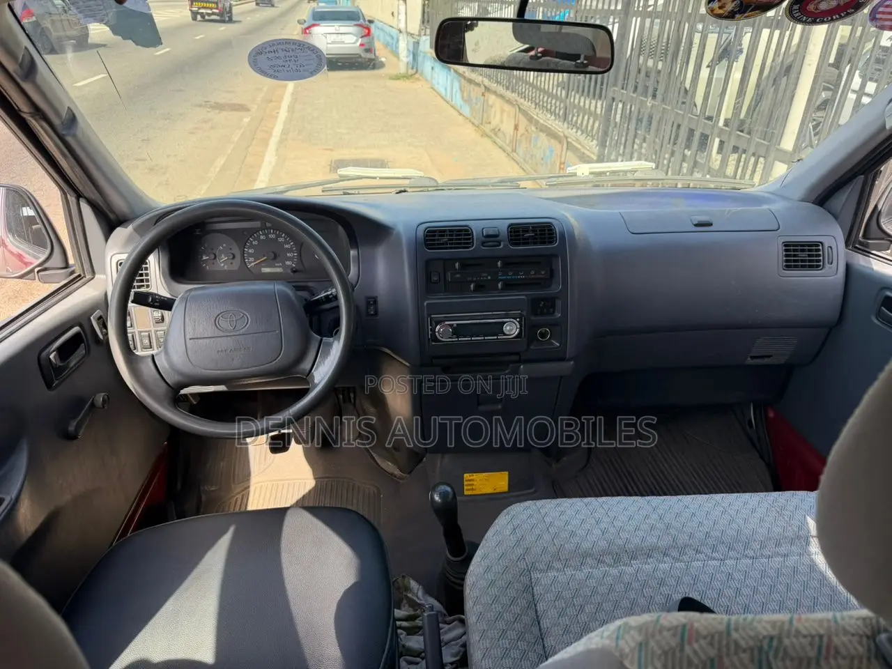 Toyota HiAce 2005 Red