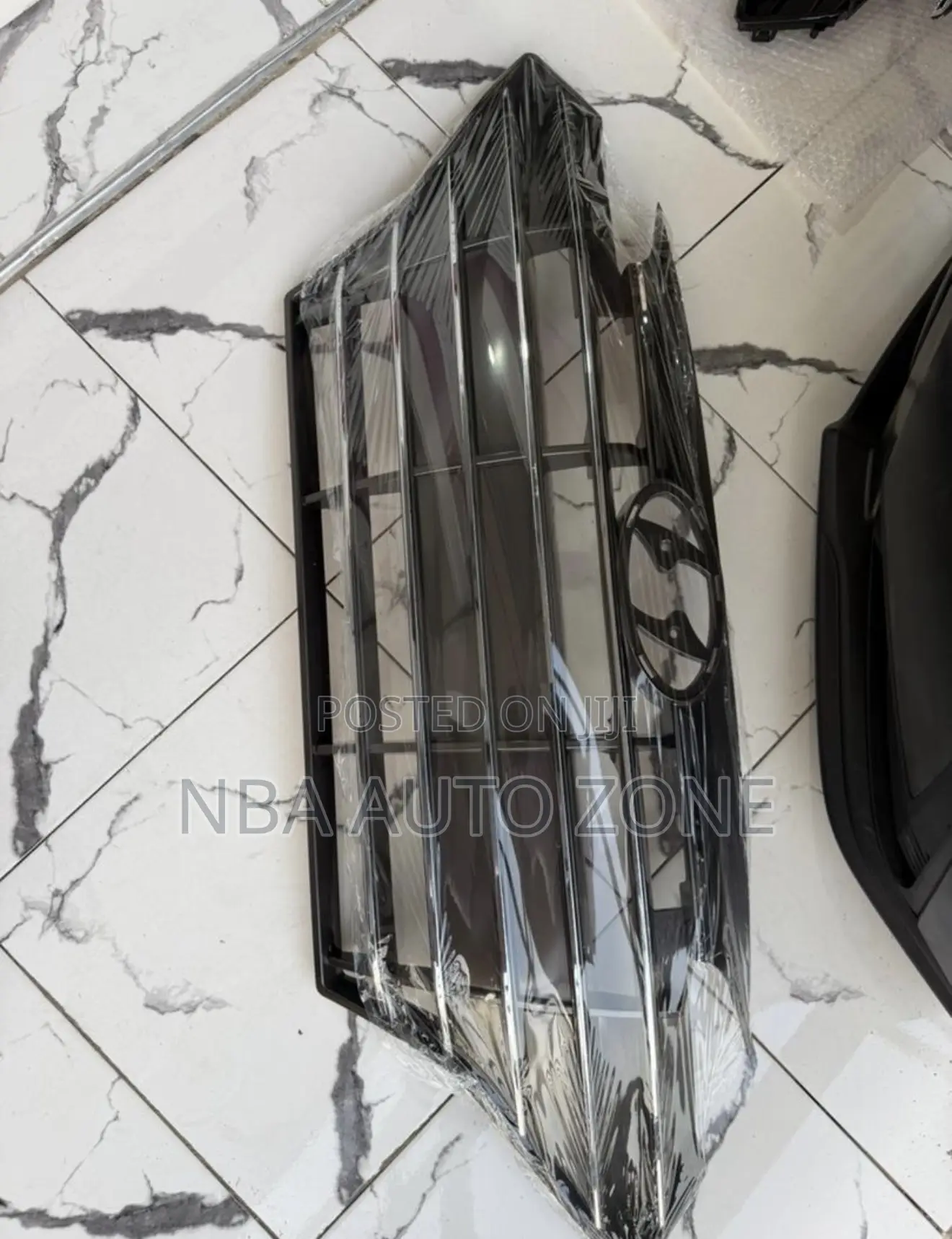 Hyundai Elantra 2019-20 Grille/Top Shell