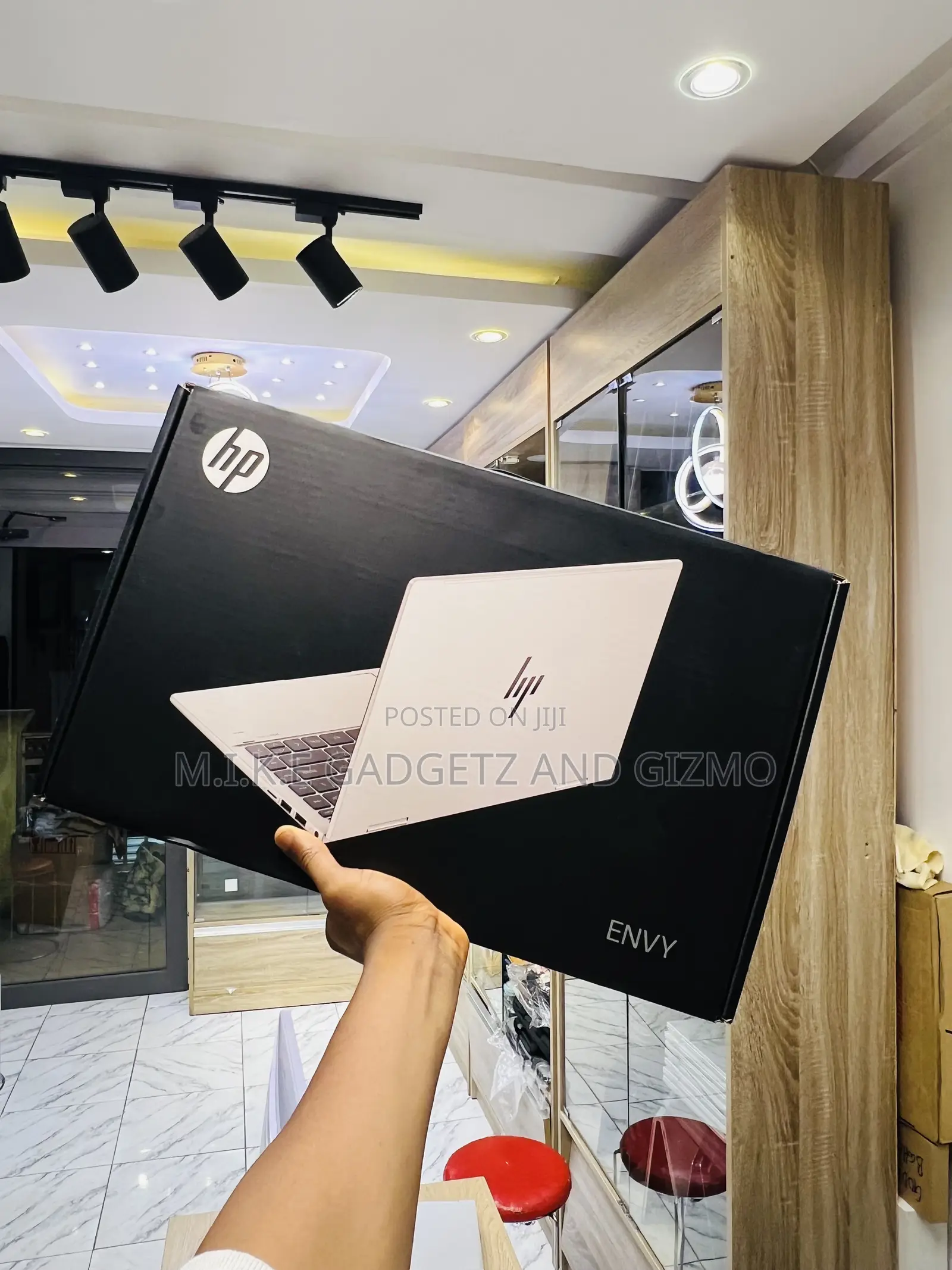 New Laptop HP Envy 14 8GB Intel Core i7 SSD 512GB