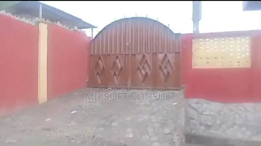 6bdrm House in C4C Kafar, Takoradi for sale