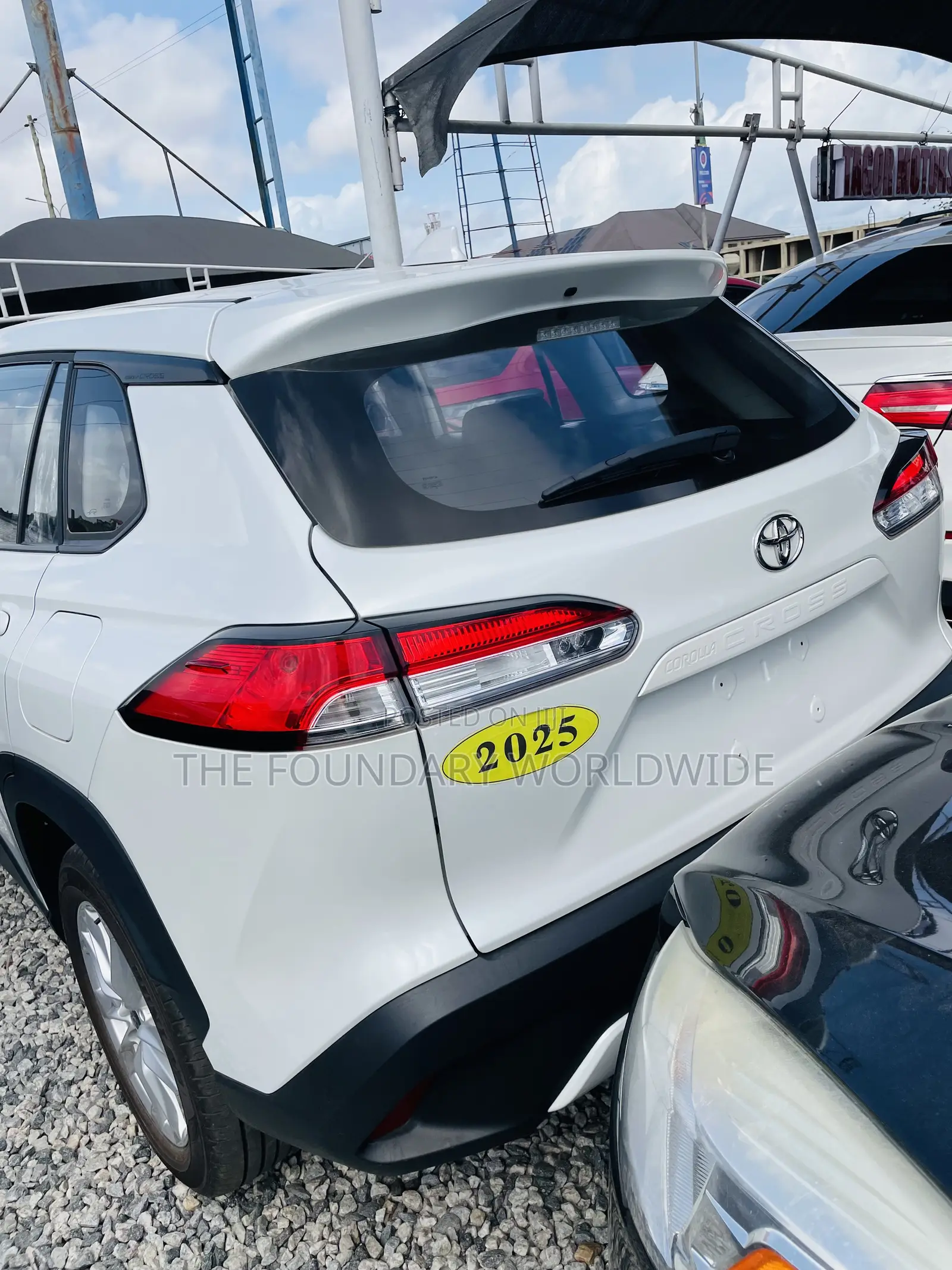 Toyota Corolla Cross LE 2025 White
