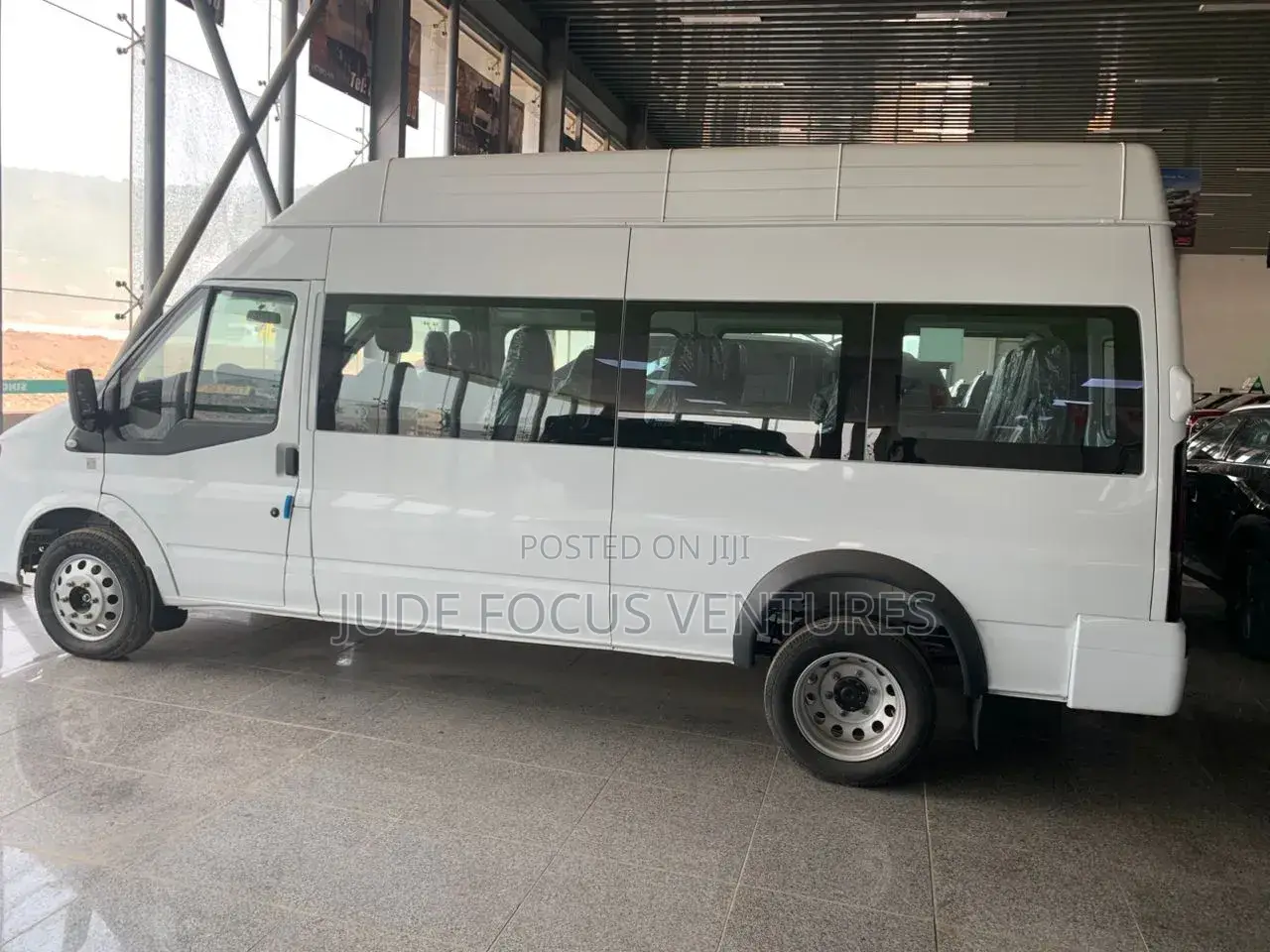 New Bus 2025 White