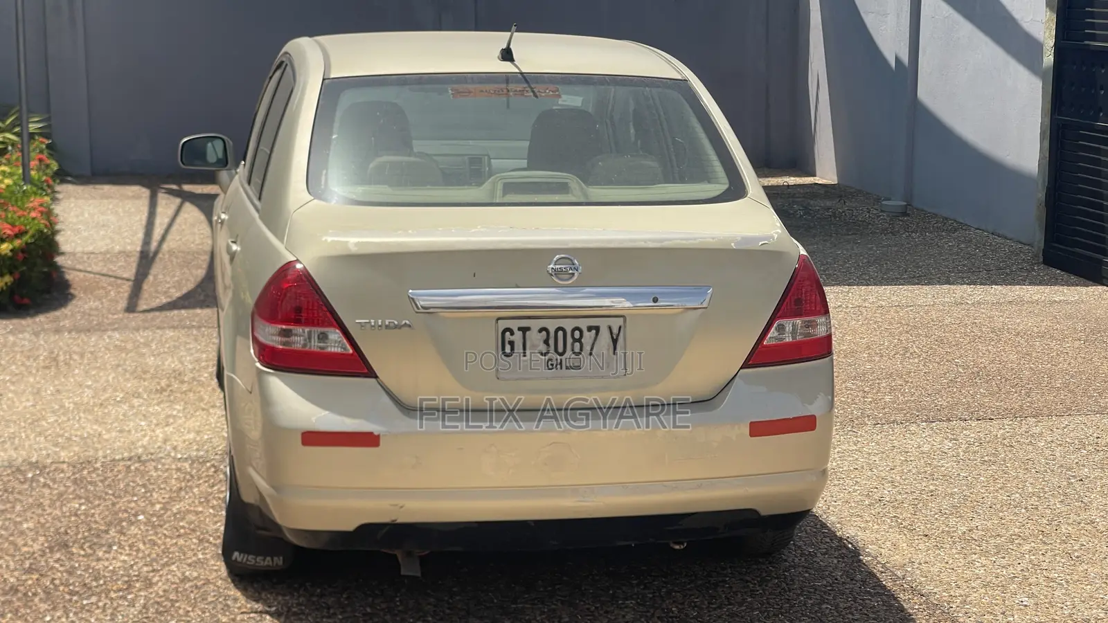 Nissan Tiida 2004 Gold