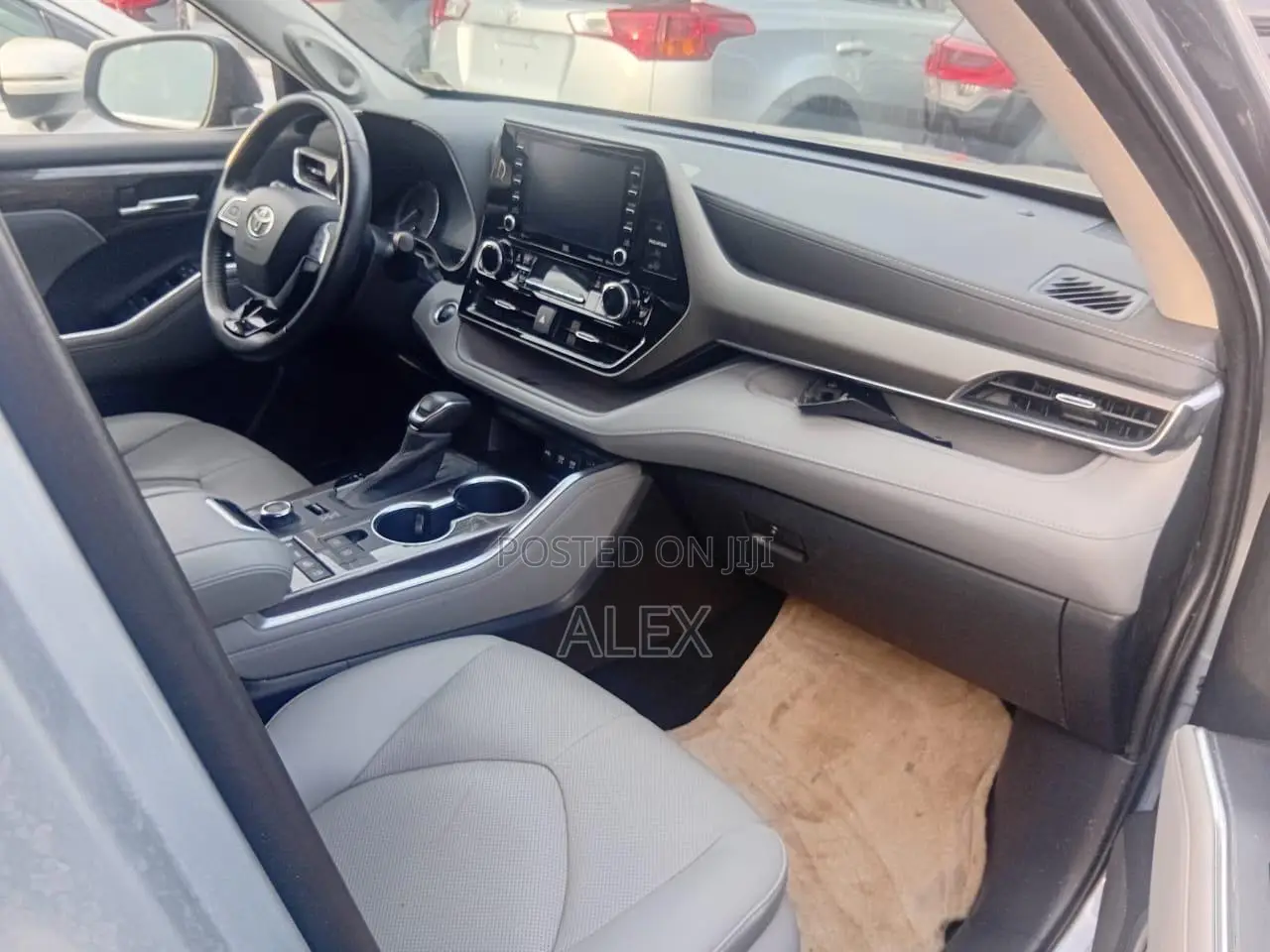 Toyota Highlander XLE AWD 2020 Gray