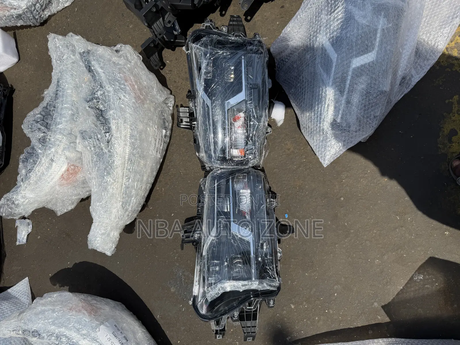 Mitsubishi L Head Light (Pair or One Side)
