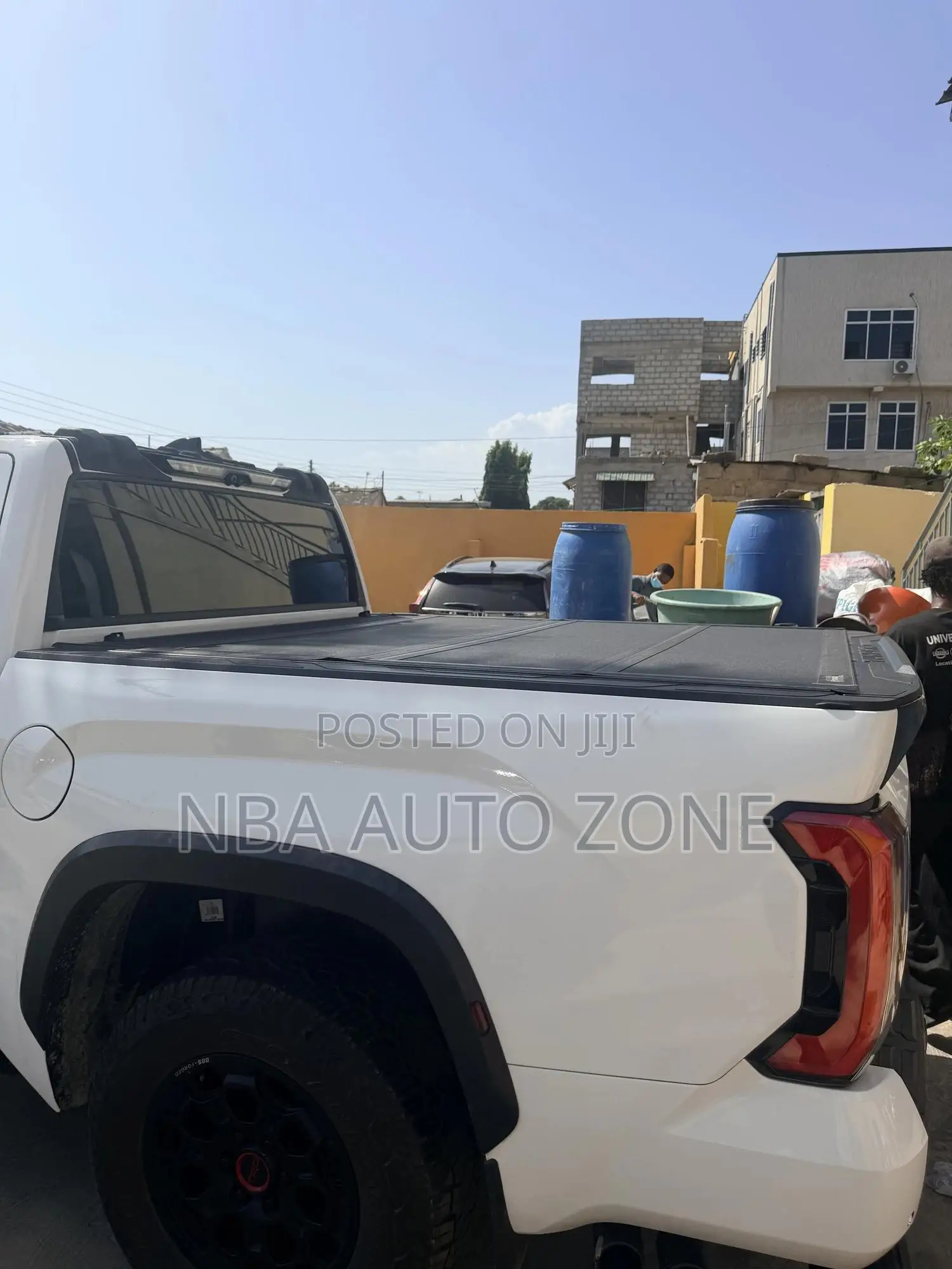 Toyota Tundra 2014-25 Pickup Truck Bucket Cover(Hard, Trifold)