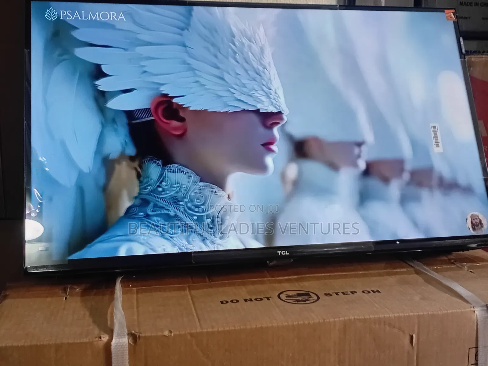 TCL 32” Tv – Perfect Blend of Style Performance