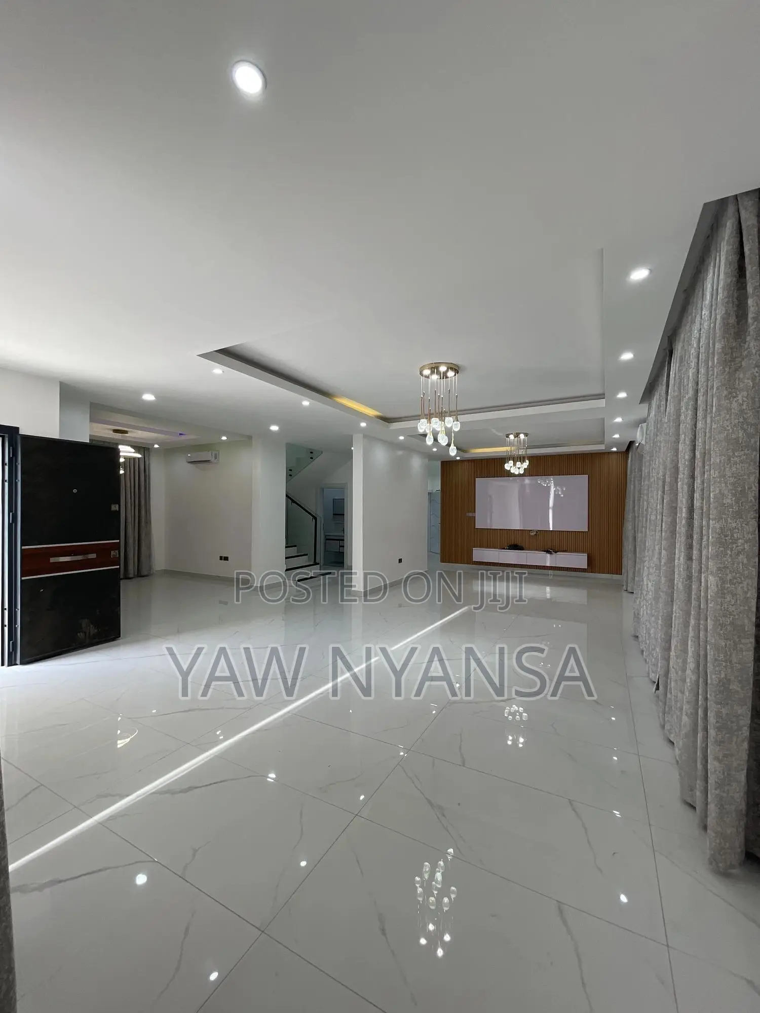6bdrm Duplex in Bn Estate, Accra Metropolitan for sale