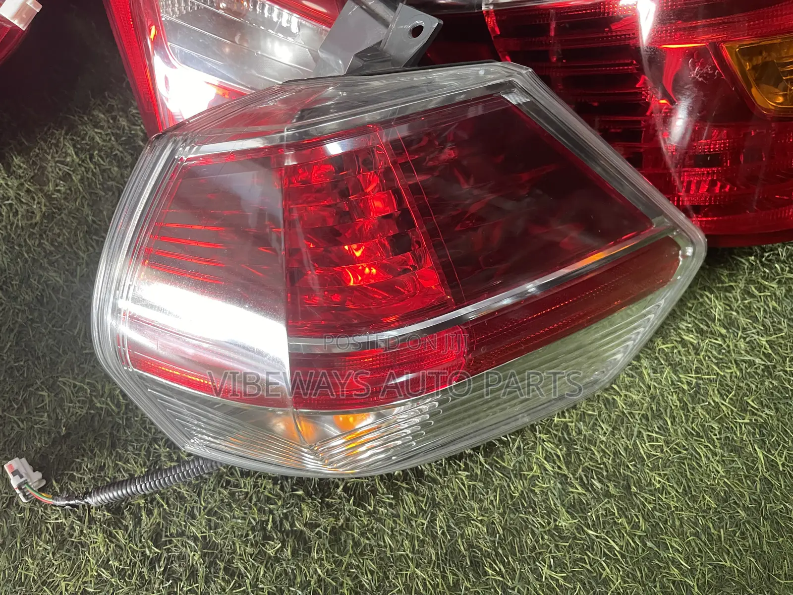 Nissan Rogue 2014-2015-2016 Taillight Original Pair