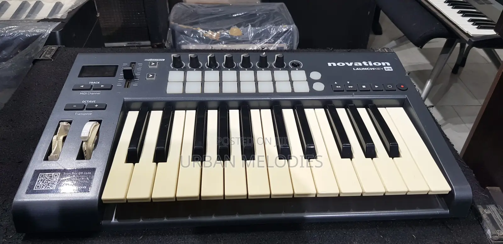 Novation Launch Key 26 Midi Keyboard