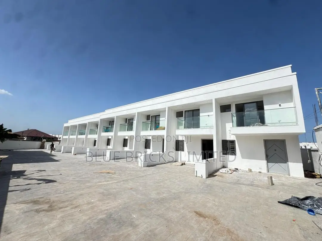 2bdrm House in School Junction for sale