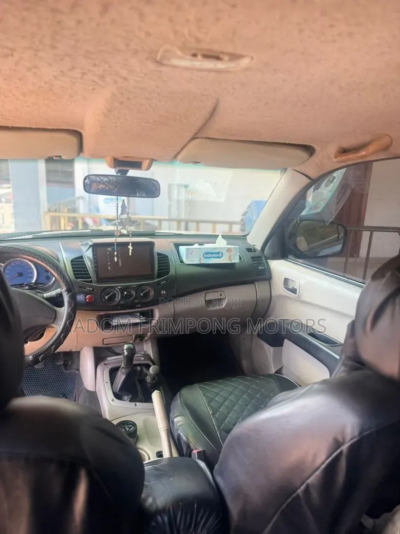 Mitsubishi L200 2010 Blue