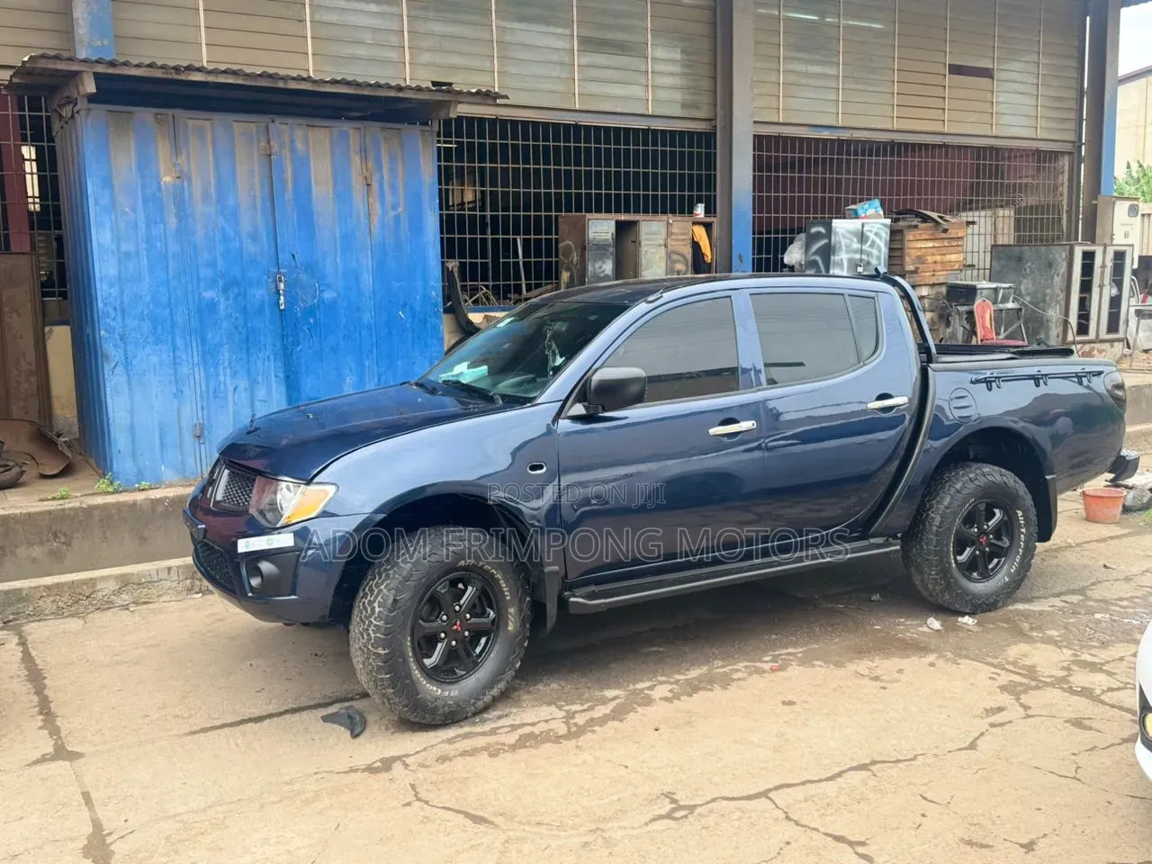 Mitsubishi L200 2010 Blue