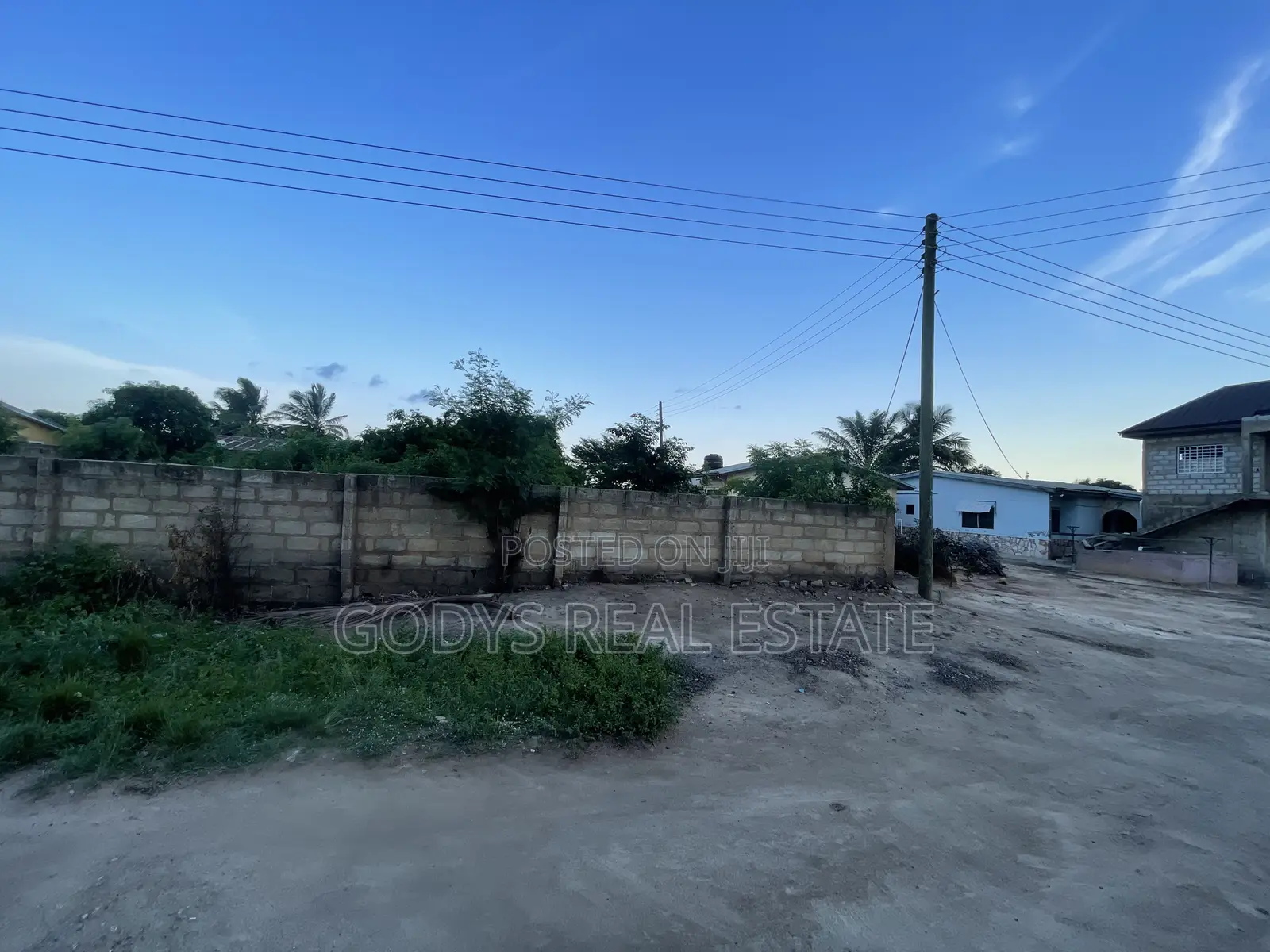 2 Plot of Land