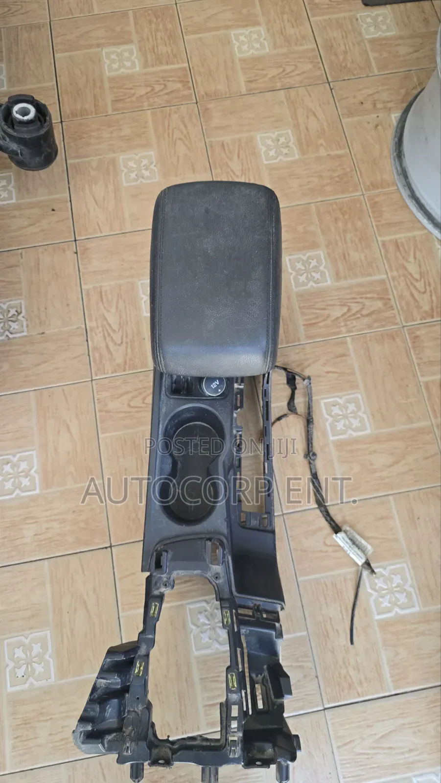 12 - 16 Ford Focus Center Console