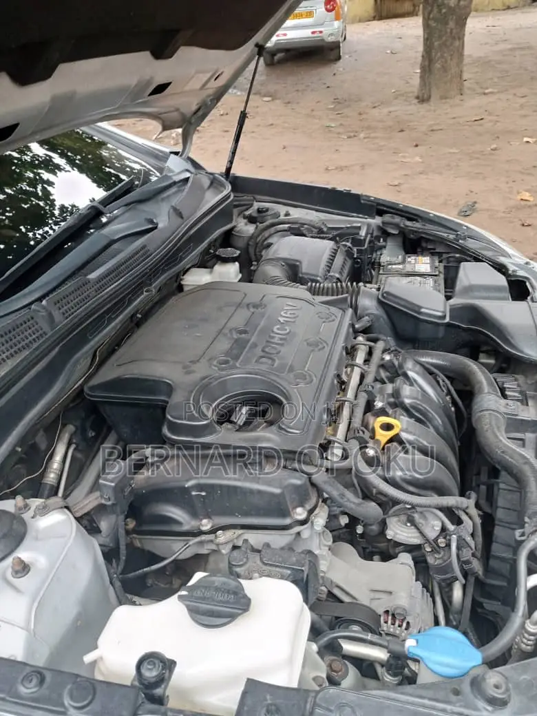 Hyundai Sonata SE Sedan FWD (2.4L 4cyl 6A) 2013 Gray