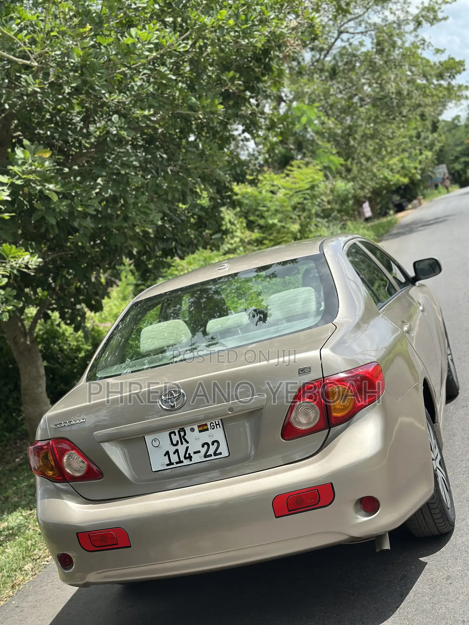 Toyota Corolla LE 4dr Sedan (1.8L 4cyl 4A) 2010 Gold