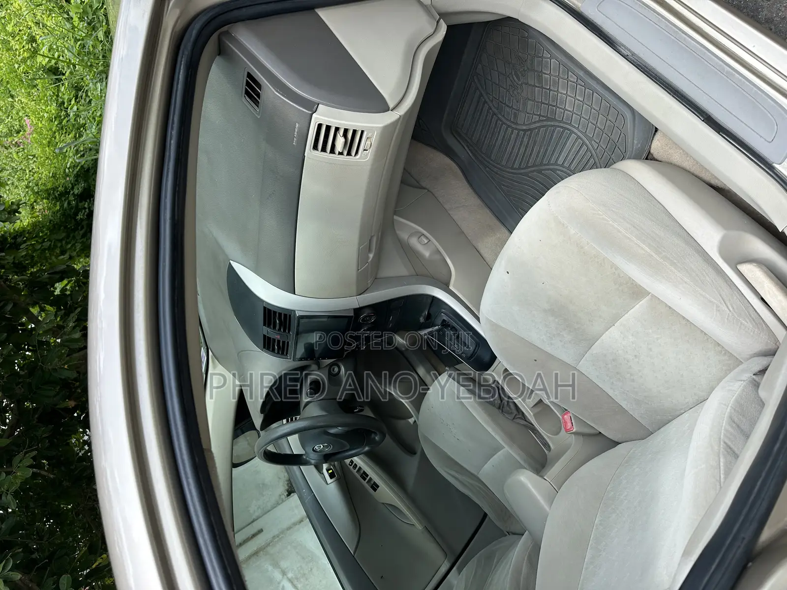 Toyota Corolla LE 4dr Sedan (1.8L 4cyl 4A) 2010 Gold