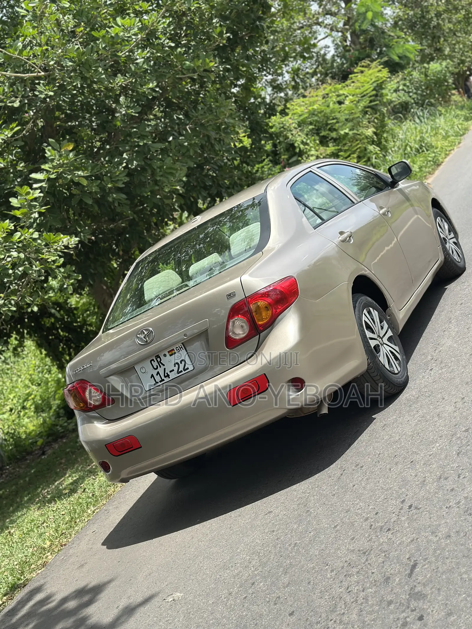 Toyota Corolla LE 4dr Sedan (1.8L 4cyl 4A) 2010 Gold