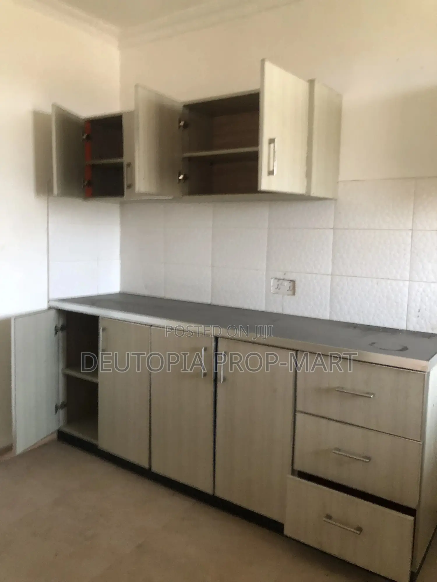 3bdrm Apartment in Adom Estate, Tema Metropolitan for rent