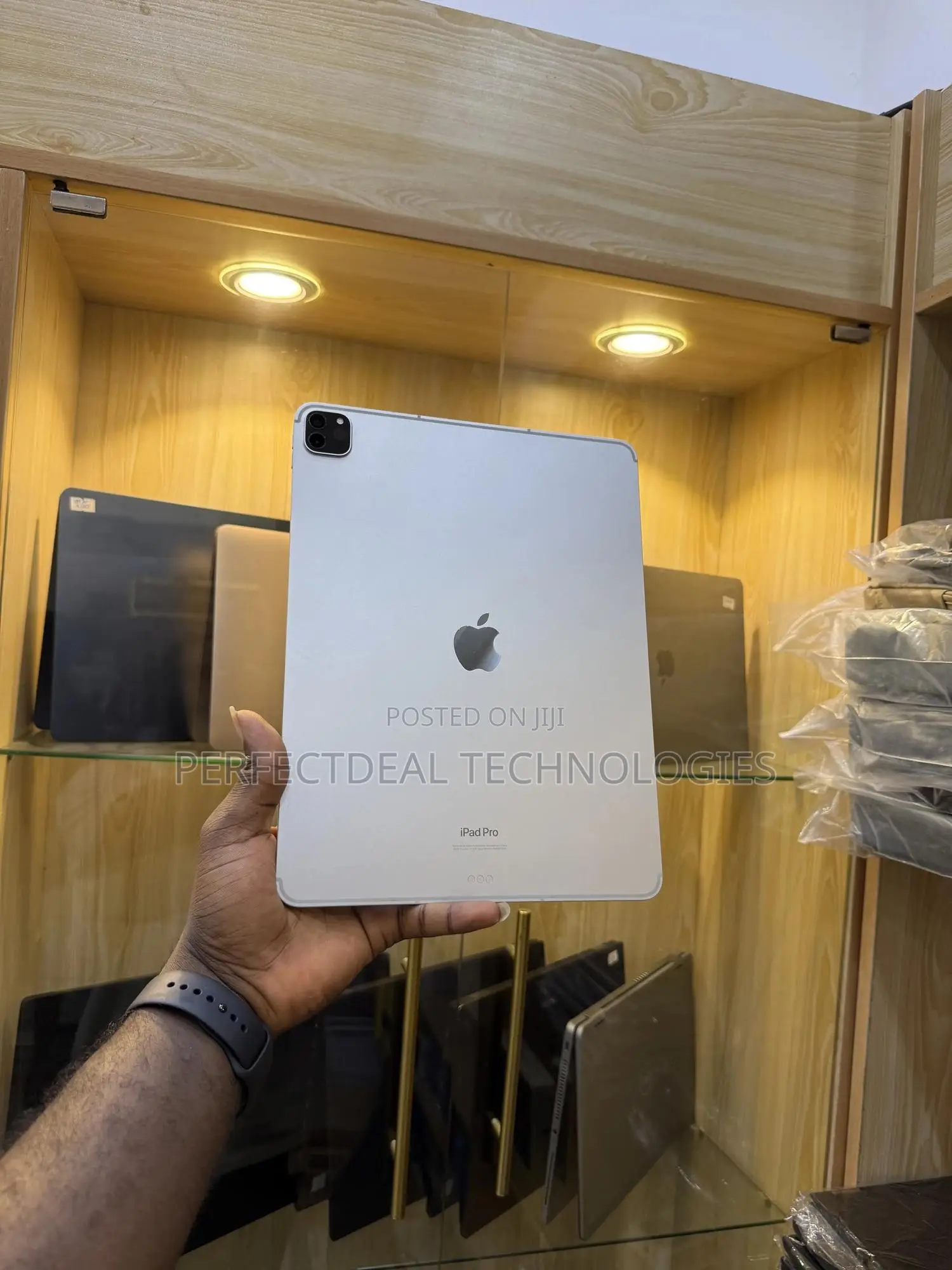 New Apple iPad Pro 12.9 (2022) 128 GB Silver