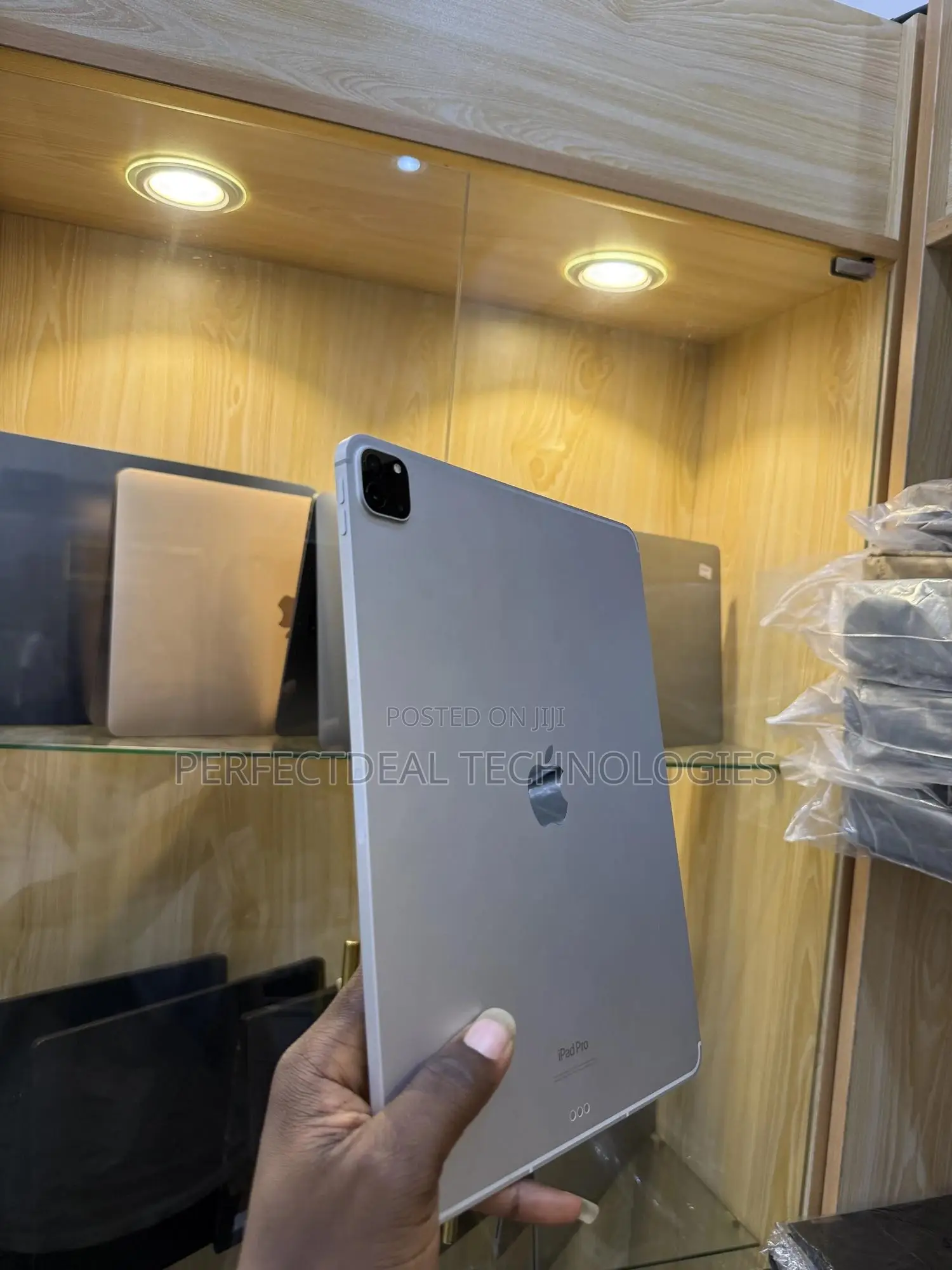 New Apple iPad Pro 12.9 (2022) 128 GB Silver